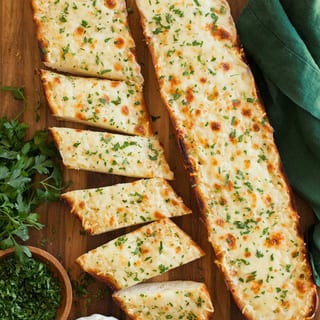 Garlic Bread (W/Cheese)
